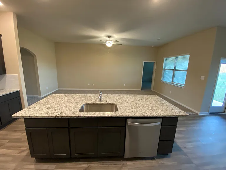 2212 Dahlia Way — Photo 3