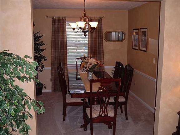 3rd image of 10178 Wellington Dr