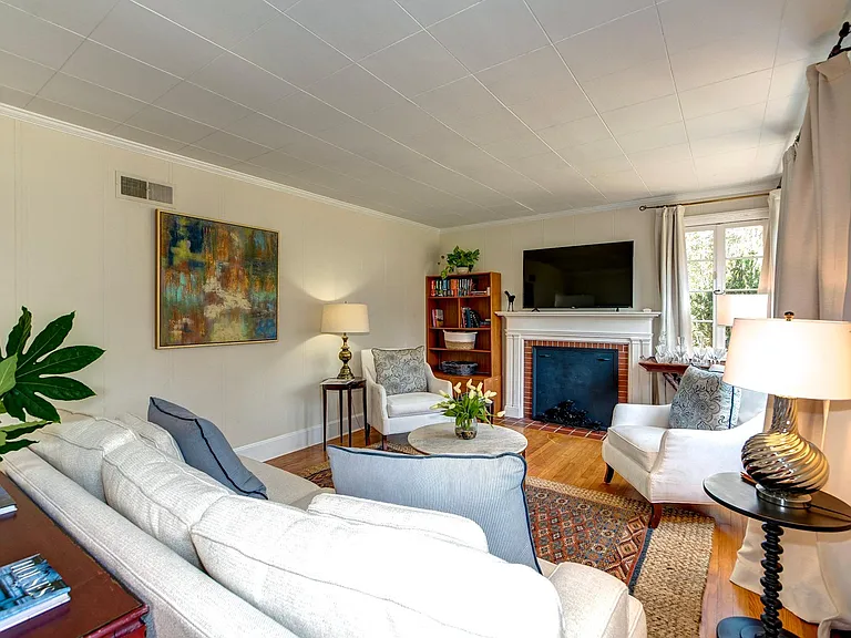 202 E Carolina Ave — Photo 8
