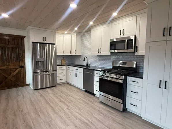 22195 College Hill Rd, Danville, OH 43014