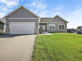 413 Luann Kay Ln, Orfordville, WI 53576