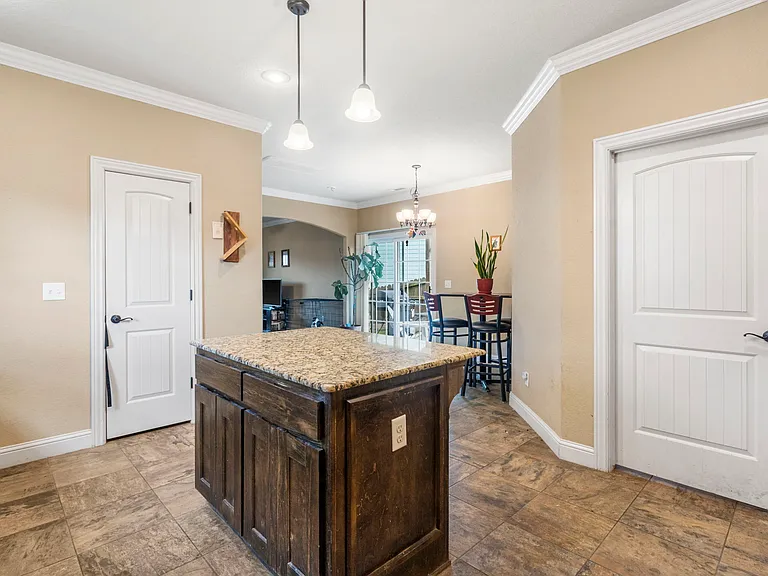 4263 W Marlowe Ln — Photo 6
