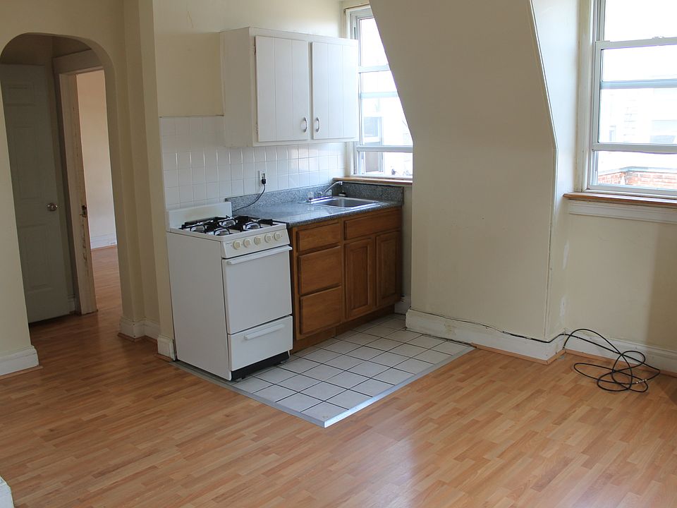 2nd image of 4704 Chester Ave APT 3R