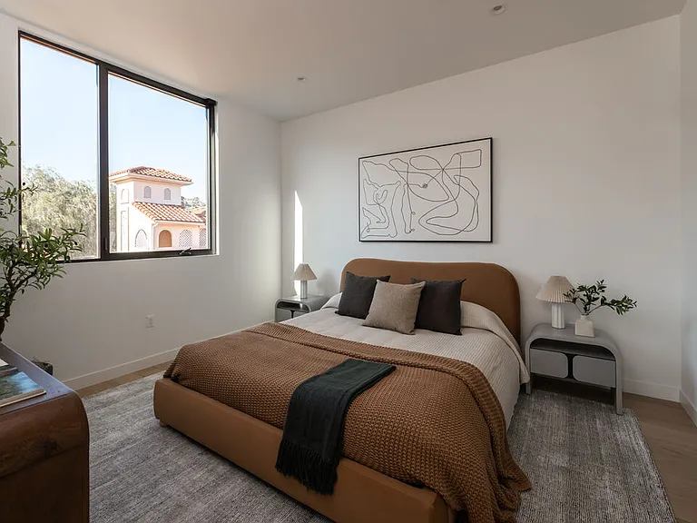 1264 N Harper Ave #Penthouse 1 — Photo 6