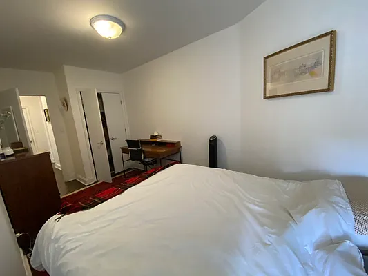 Rented by Mdays Realty | media 28