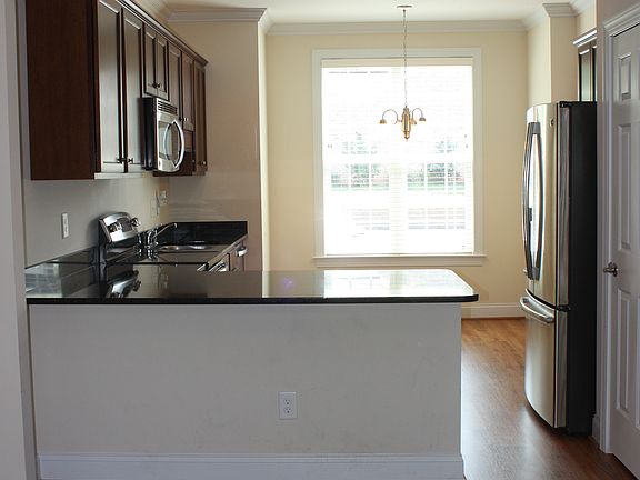 2nd image of 92 Nandina Dr