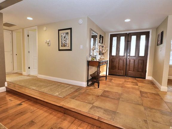 4th image of 387 Cedar River Way