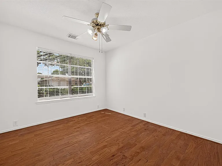 6807 Lauderwick Ct — Photo 24