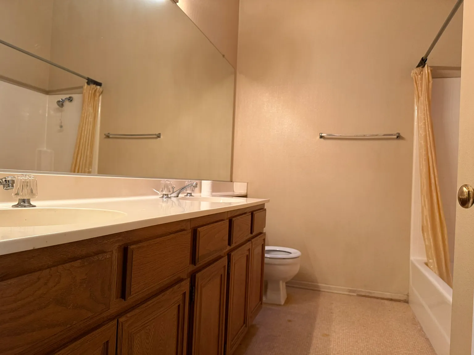 5 bed, 2253 sqft, $3,400 — Photo 1