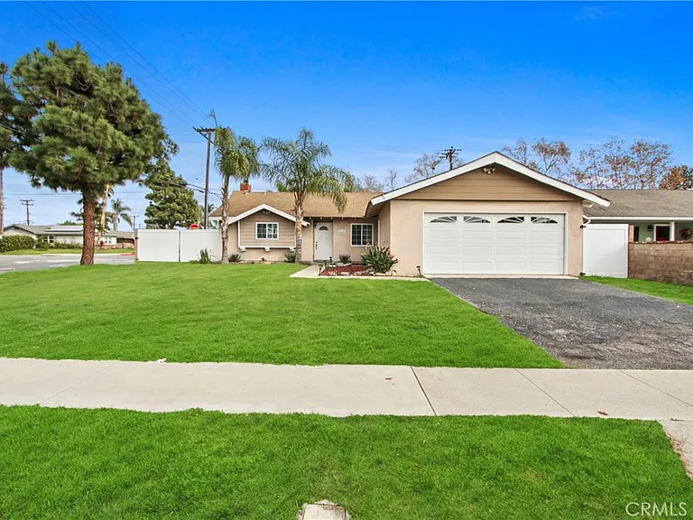 15502 Pelican Ln — Photo 1