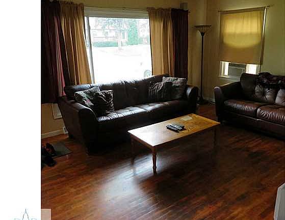 3rd image of 5323 Glenwood Ave
