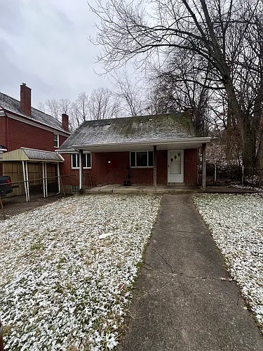 450 Dawes St Photo 1