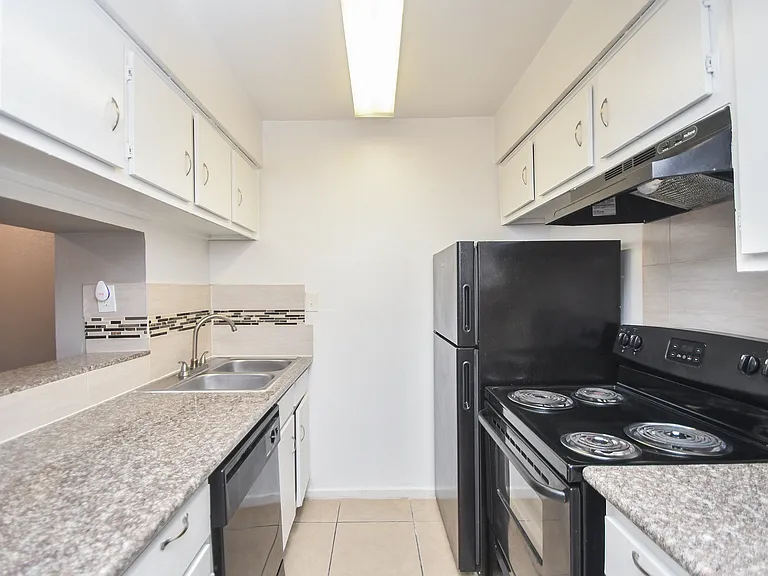 7637 Harwin — Photo 33