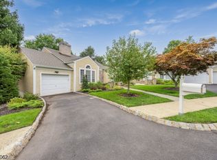 9 Rolling Hill Ct, Madison, NJ