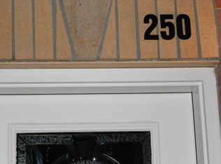 110 E 1st St APT 250, Loveland, CO 80537