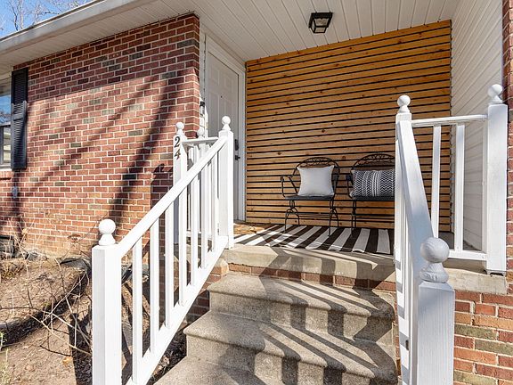 3rd image of 24 Windemere Dr