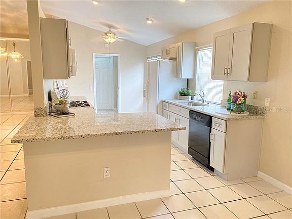 3rd image of 3427 Santa Monica Dr