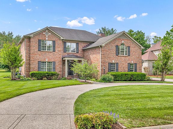 2nd image of 903 Park Ln