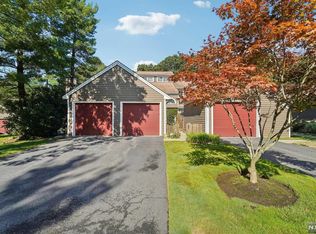 171 Grandview Ln, Mahwah, NJ 07430