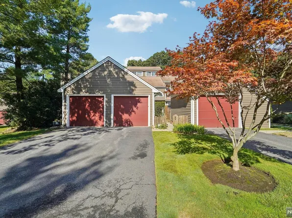 171 Grandview Ln, Mahwah, NJ 07430