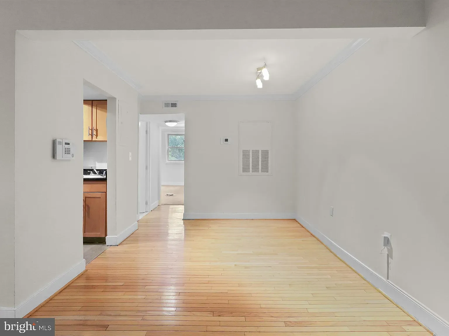 2850 Hartford St SE — Photo 4