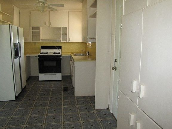 5th image of 1489 N Avenue Q
