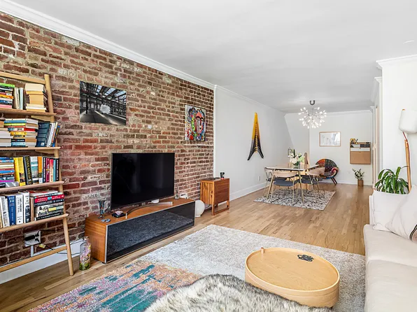 250 West 15th Street 3C image 2 of 8