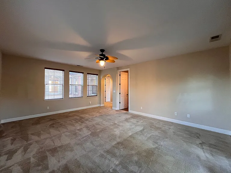 10880 Pentwater Dr — Photo 15