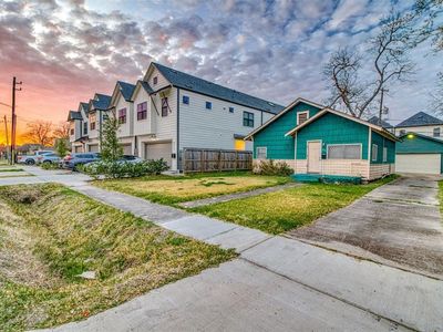 819 E 25th St, Houston, TX, 77009