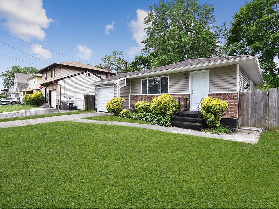 1st image of 55 Woods Ave