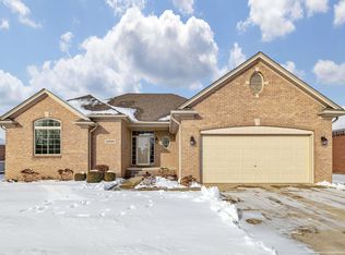 22561 Bluewater Dr, Macomb, MI 48044