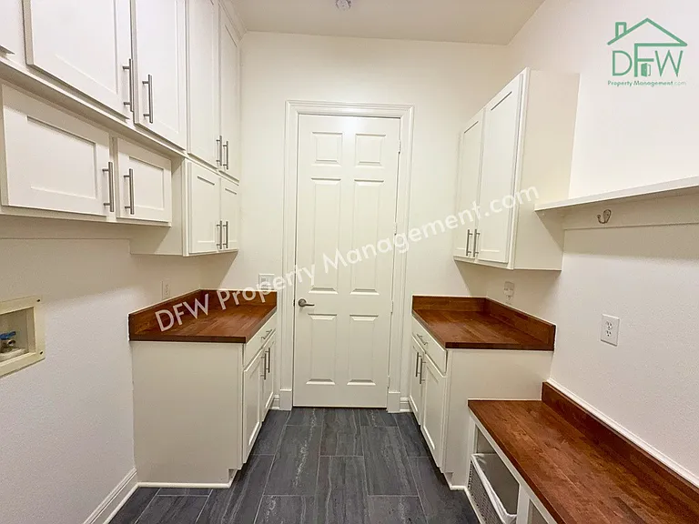 1205 Golden Gate Dr — Photo 21