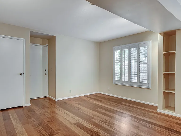 3223 Pinehurst Dr — Photo 7