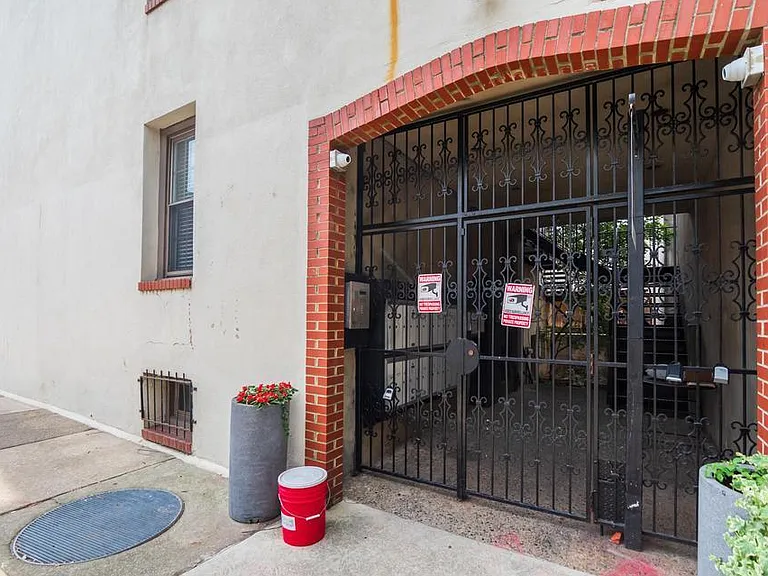 2304 Naudain St #D — Photo 16