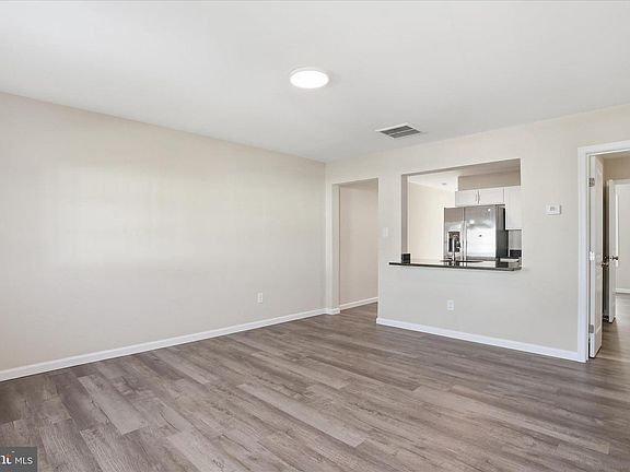 4th image of 208 White Violet Way