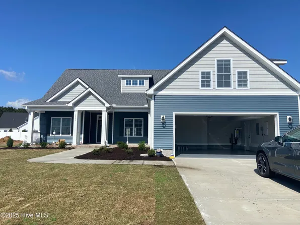 3200 Honeysuckle Drive, Winterville, NC 28590