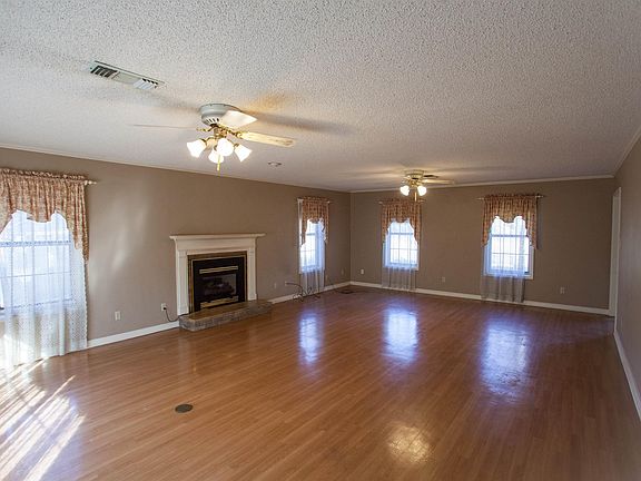5th image of 102 Arapaho Cir