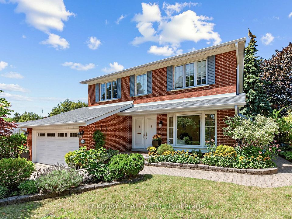 1st image of 22 Meadowglade Cres