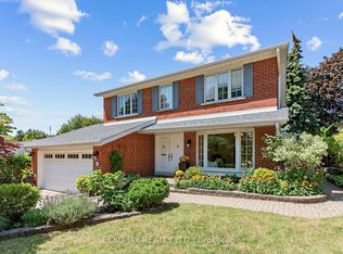 22 Meadowglade Cres, Toronto, ON M2J 1C7