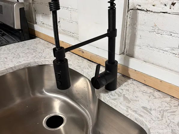 1007 Pelton Ct APT 2, Cleveland, OH 44113