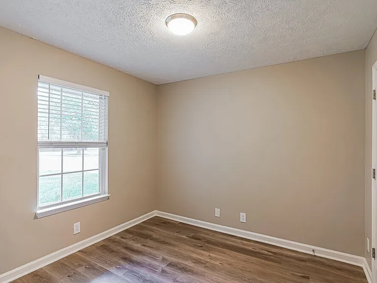 1723 Locerbie Dr — Photo 12