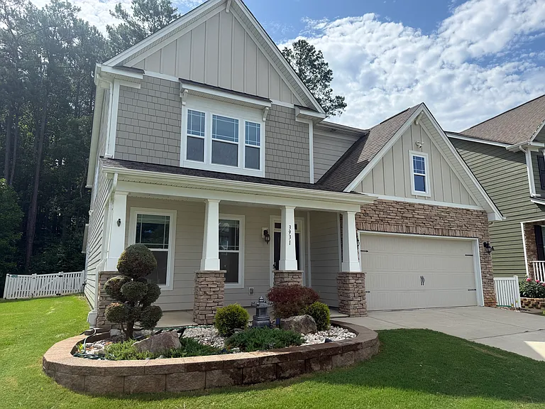 3931 Lake Breeze Dr — Photo 3