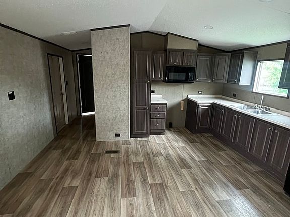 4th image of 310 Hester Ave #218