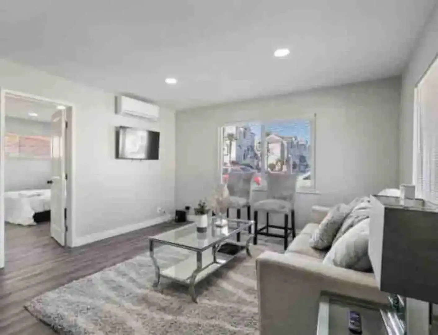 Entire Apartment 3 Min Drive to Port Hueneme Beach — Photo 3