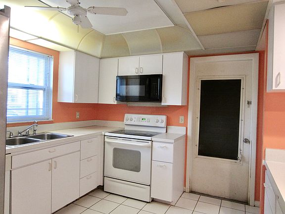2nd image of 1630 Palmer Ct