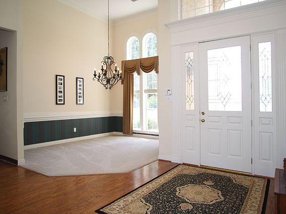 2nd image of 250 Highland Oaks Cir