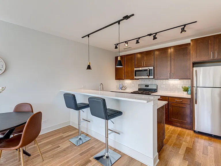 2740 N Spaulding Ave — Photo 7