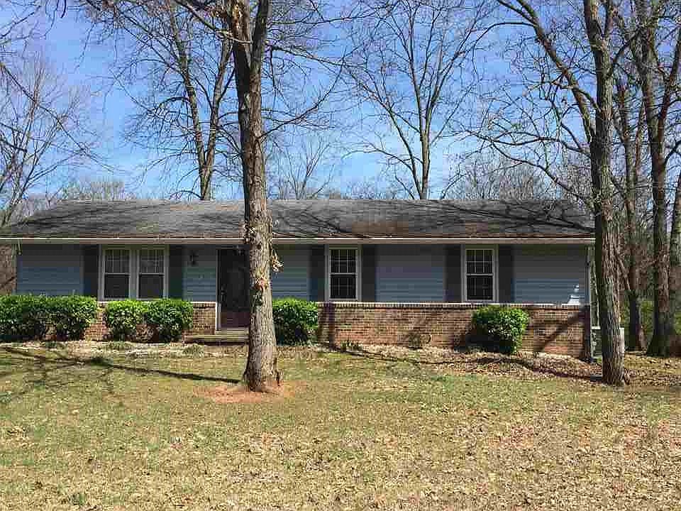 1st image of 2912 Sarah Dr