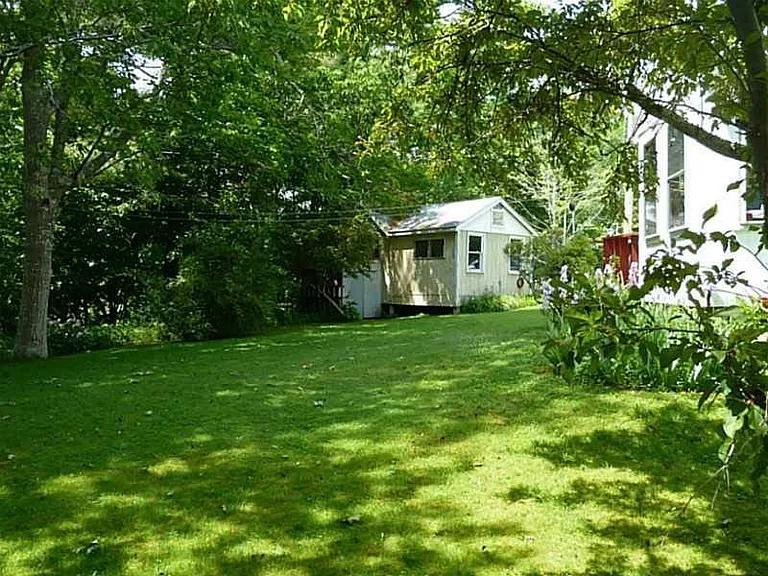 43 Poore Rd — Photo 2