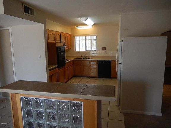 2nd image of 10544 W Connecticut Ave